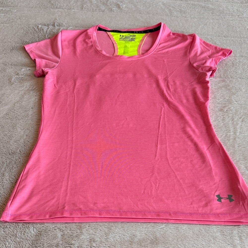 Under Armour Neon Pink & Yellow Athletic Short Sleeve Tee Size Small Running EUC
